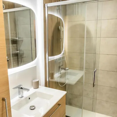 Apartment Les Cembros - Pour 4 Personnes Au Coeur De Station Mae-8941